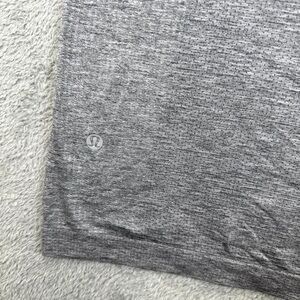 Men’s S Lululemon Grey Vent Tech shirt